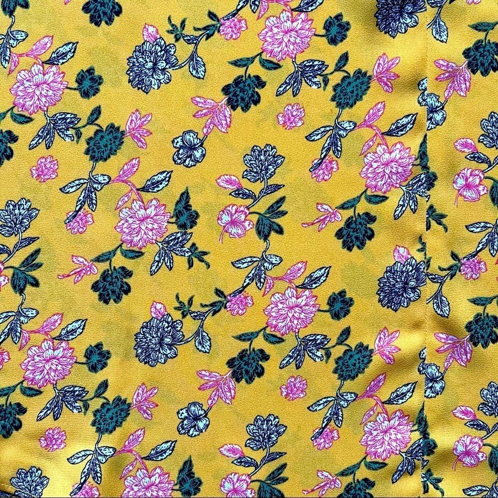 T Tahari Wallflower Floral Ruffle Neck Top - Picture 8 of 8